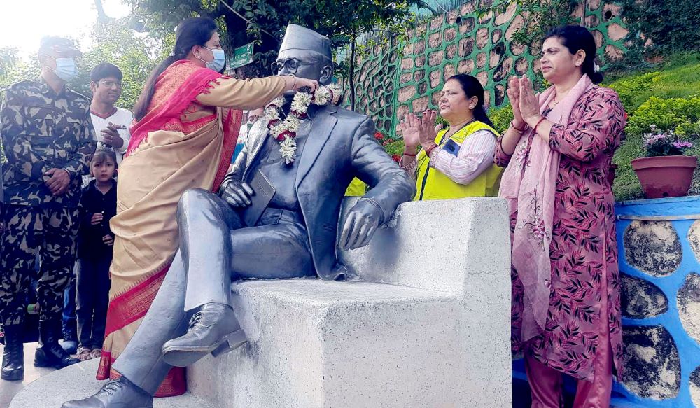 दासढुङ्गामा मदन-आश्रितप्रति श्रद्धाञ्जली